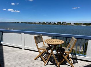 256 Dune Rd APT 94, Westhampton Beach, NY 11978