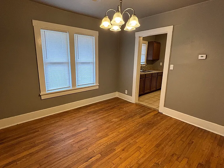 1235 S Lewis Pl — Photo 5