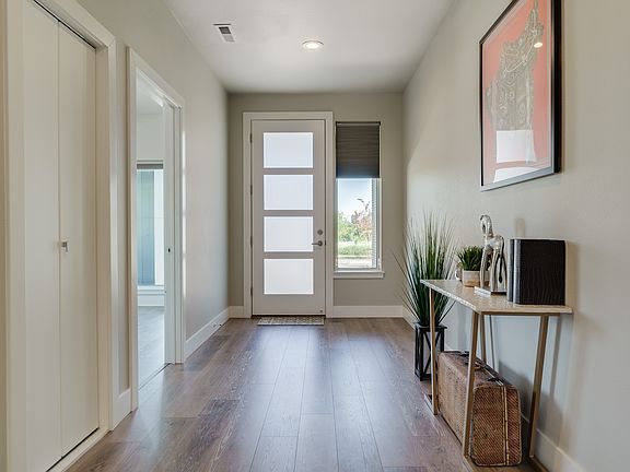 4th image of 6802 SE Genrosa St