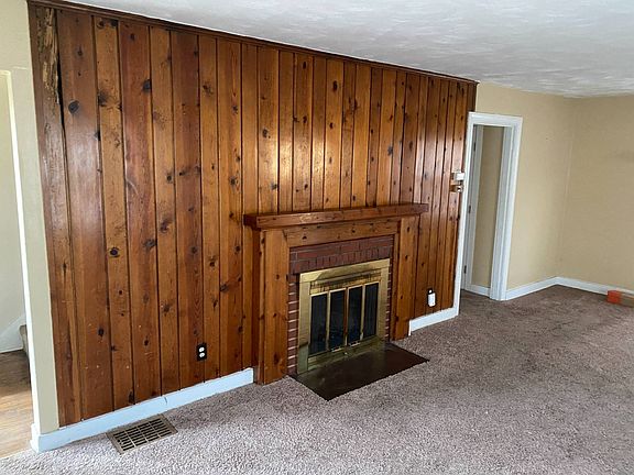4th image of 27 W Emerson Ave