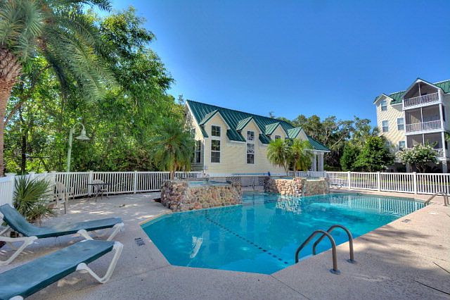 1st image of 109 Shady Brook Cir Unit 300