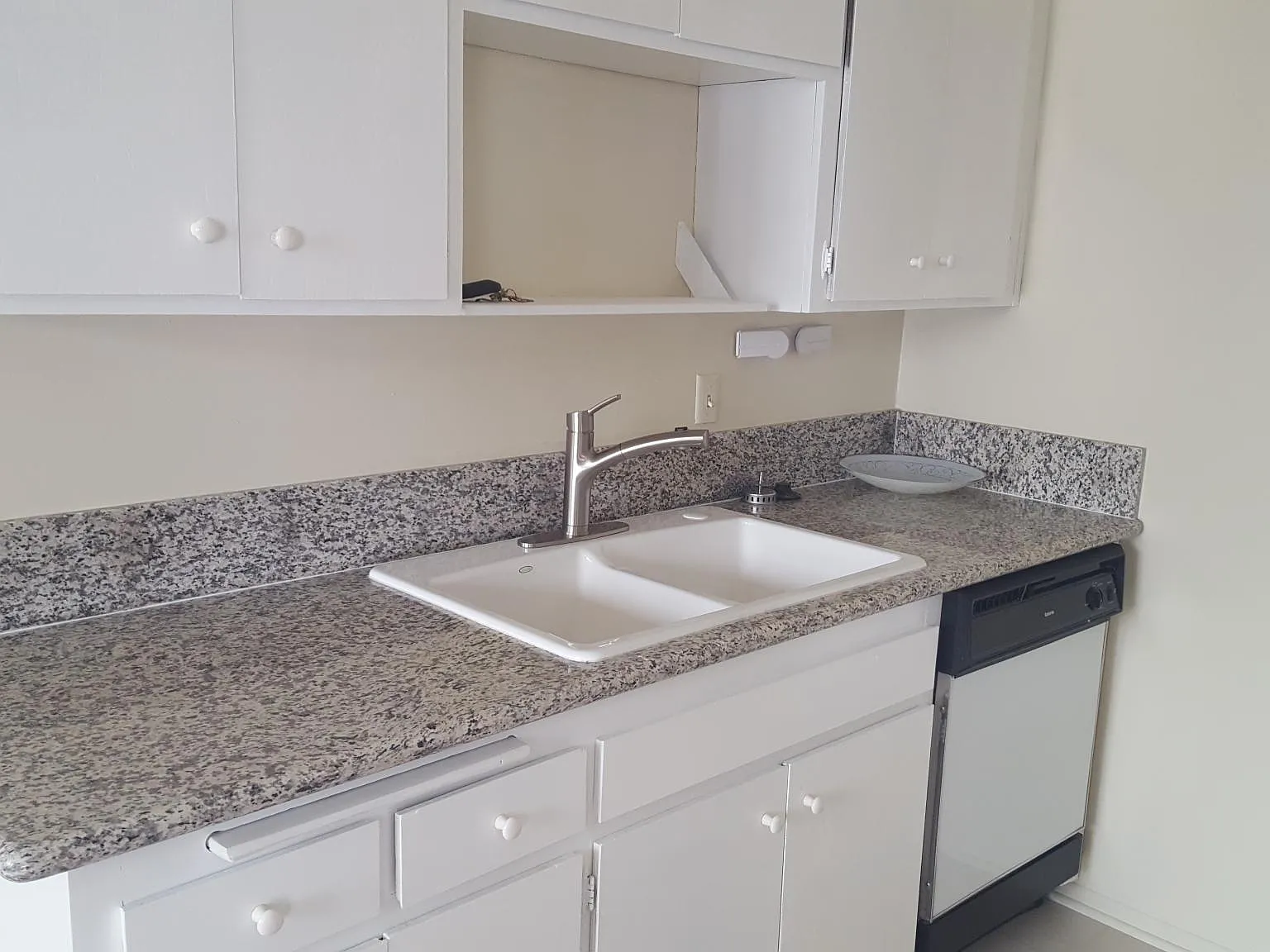1 bed, 825 sqft, $2,200 — Photo 3