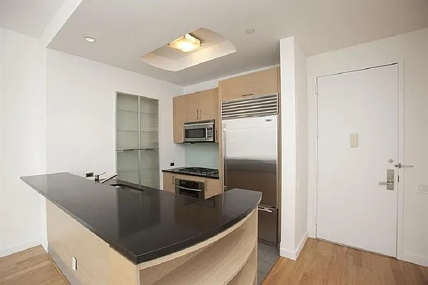 Rented by Corcoran | media 14