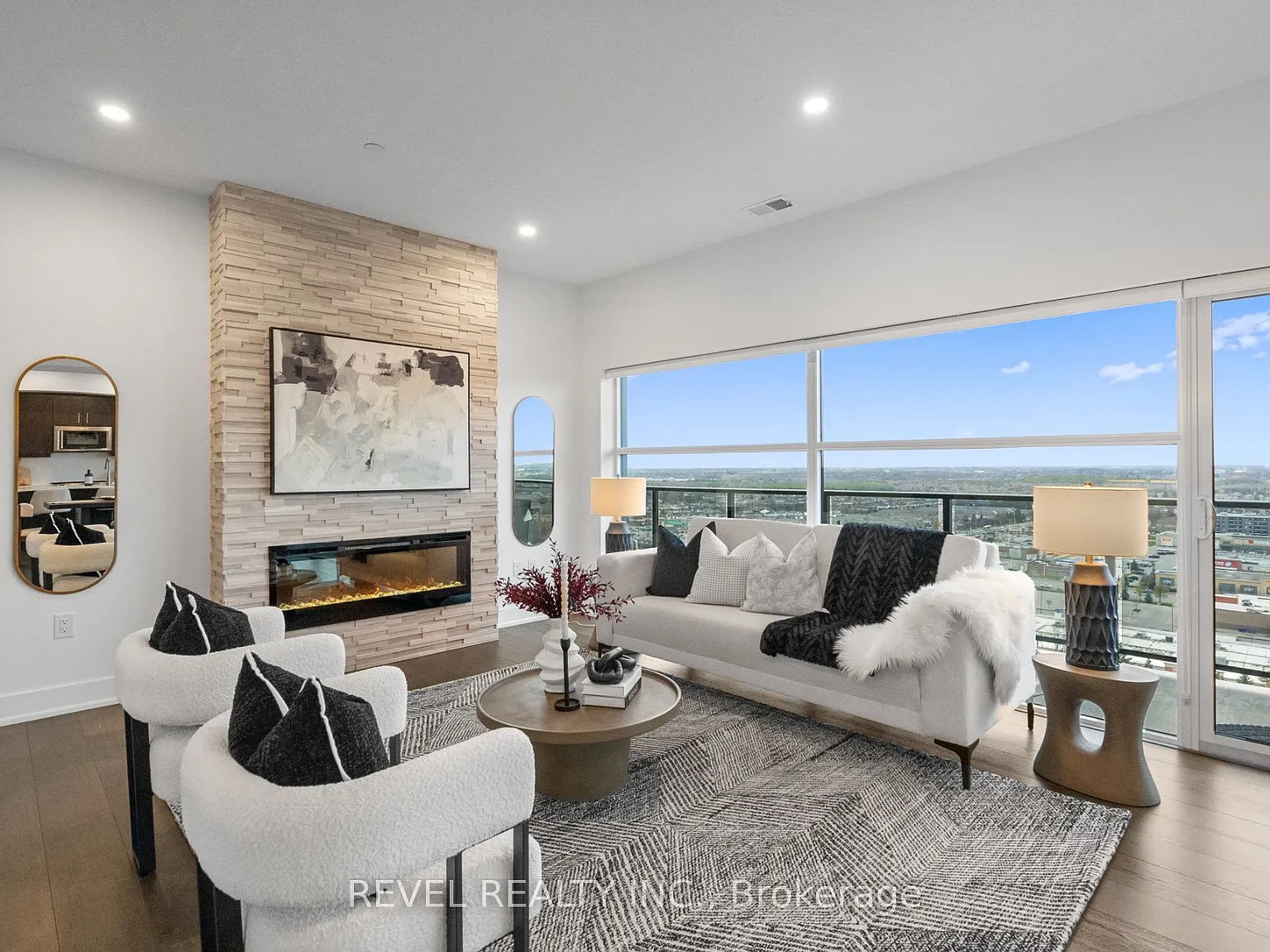 4 bed, $3,975 — Photo 2