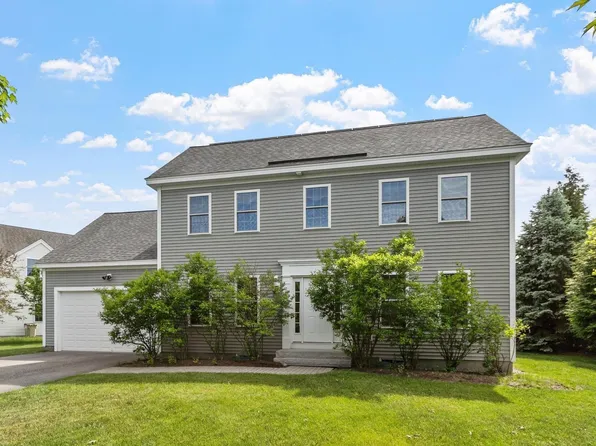 2 Adams Cir, Devens, MA 01434