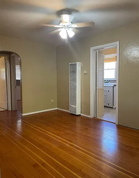 1321 Sycamore St — Photo 5