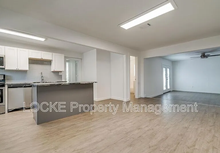 311 Byron St — Photo 6
