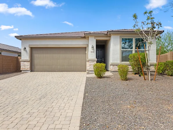 8944 N 180th Dr, Waddell, AZ 85355