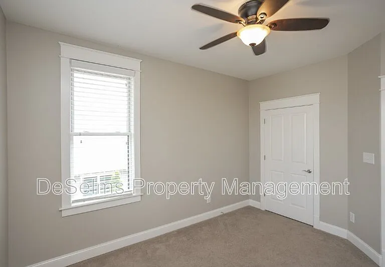 3866 Somers Ln — Photo 25