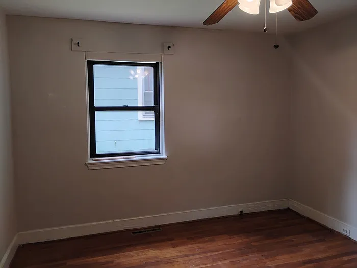 1007 Rosehill Ave — Photo 10