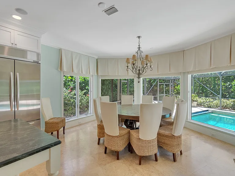 1575 Shorelands Dr E — Photo 10