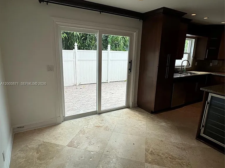 3920 Woodside Dr #2 — Photo 6