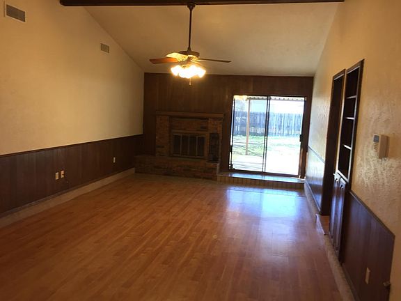 3rd image of 925 Nancy Dr