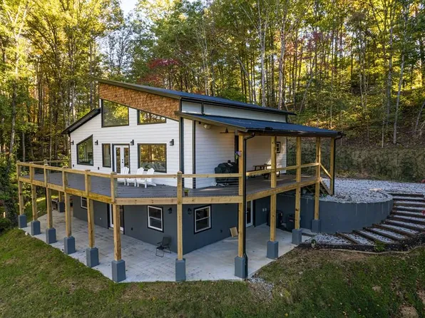 272 W Ridge Dr, Bryson City, NC 28713