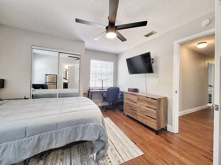 3705 SW 27th St #527 — Photo 20