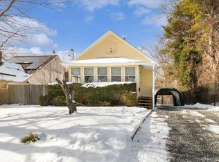 35 Tower St, Huntington Station, NY 11746