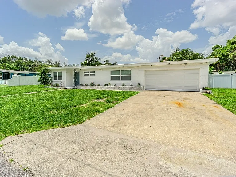 8706 Ruth Pl — Photo 1