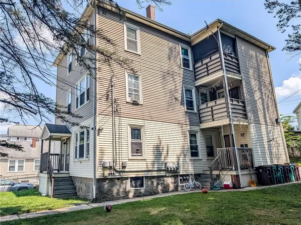 37 6th Ave, Woonsocket, RI 02895