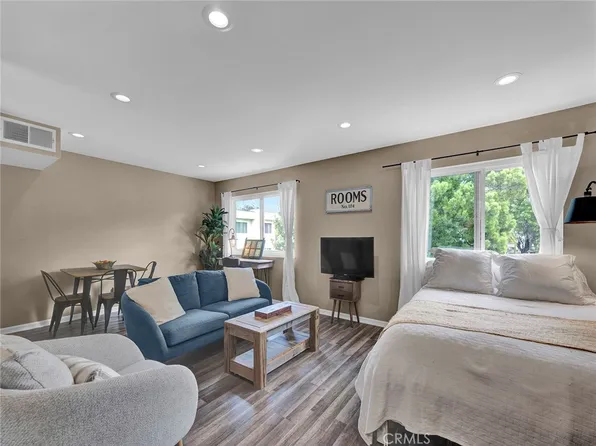 11813 Runnymede St APT 44, North Hollywood, CA 91605