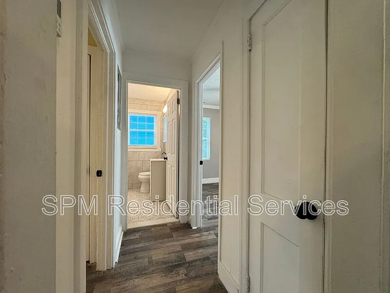 565 Manly Ave #A — Photo 7