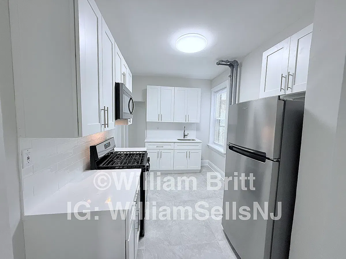2 bed, $2,195 — Photo 1