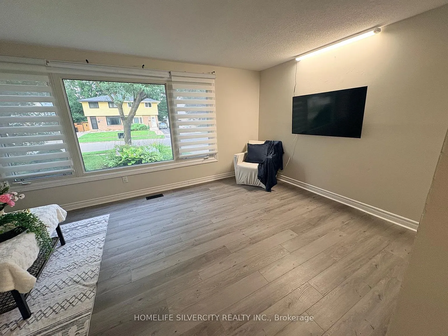 4 bed, $2,799 — Photo 2