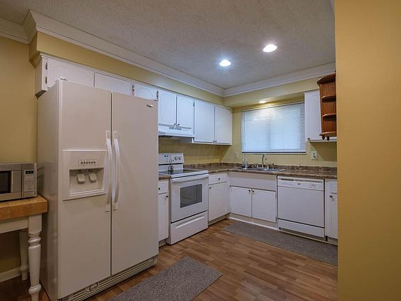 4th image of 6467 Firethorn Ave