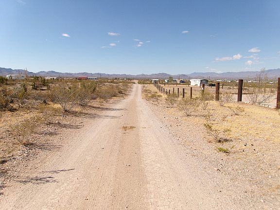 5th image of 1464 S Dragoon Rd