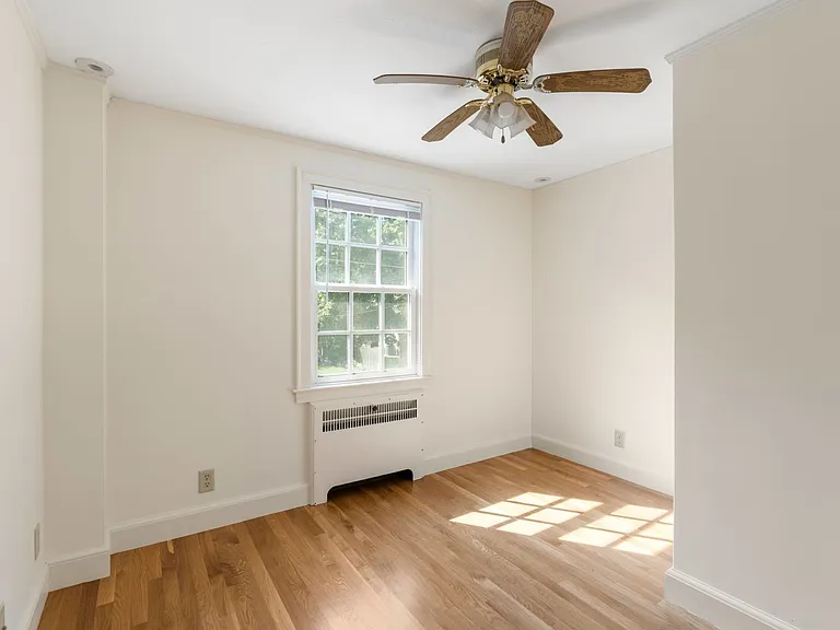 82 Allen Ave — Photo 25