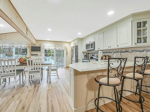 3rd image of 15 Shore Road