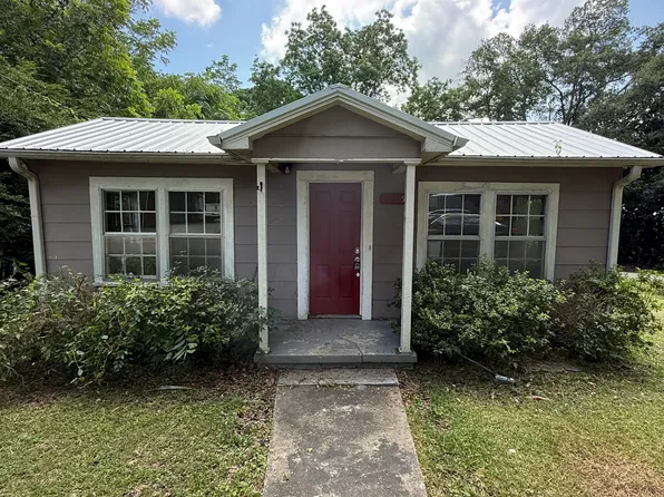 115 2nd St NW, Graysville, AL 35073