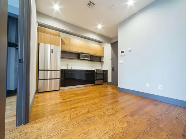 81 Stanhope Street image 1 of 16