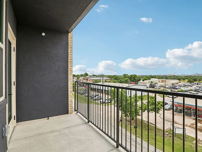 Gallery Rail District — Photo 23