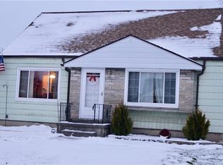 106 Canterbury Ln, Buffalo, NY 14217