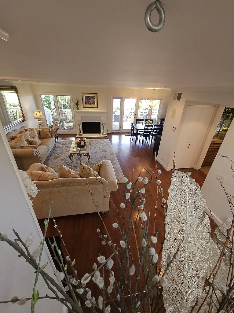 3 bed, 2.5 bath, $9,125 — Photo 3