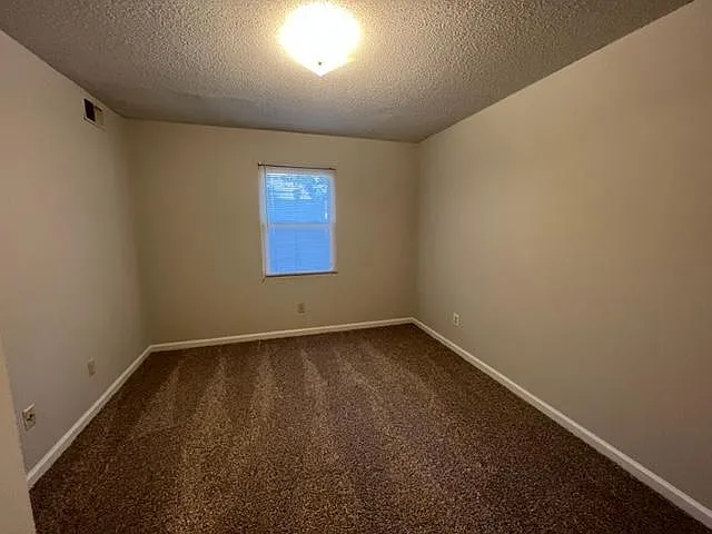 4005 McIntosh St #B — Photo 10