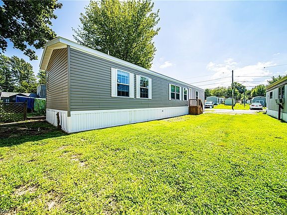 4th image of 130 Marilyn Dr