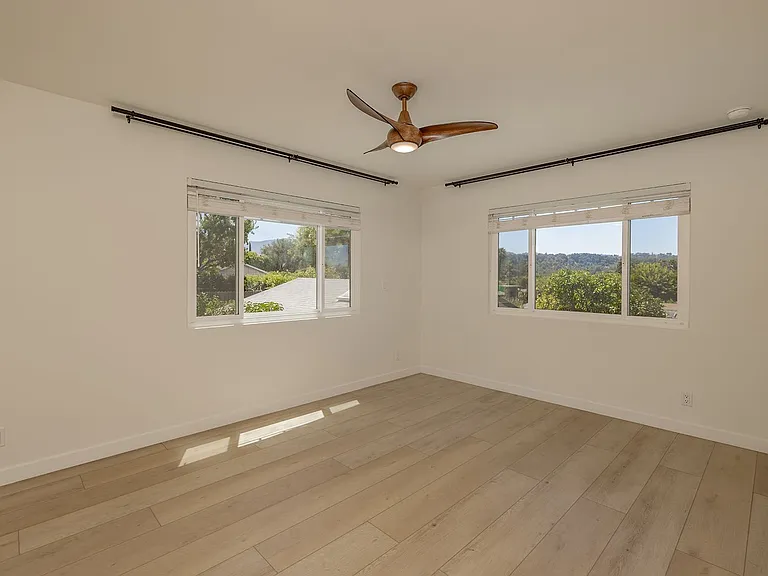 10000 El Centro St — Photo 25