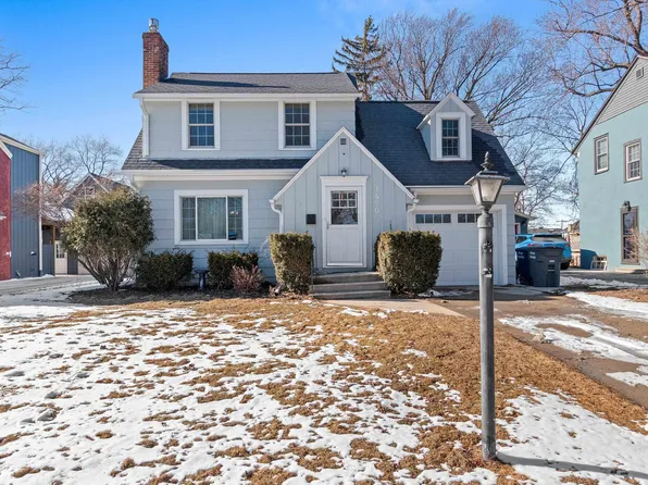 1420 S Jackson St, Green Bay, WI 54301