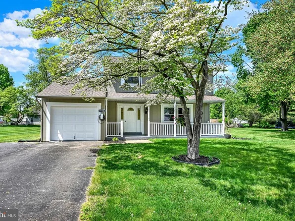 1552 Duff Land Dr, Landisville, PA 17538