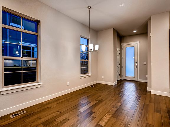 5th image of 5418 Valentia St