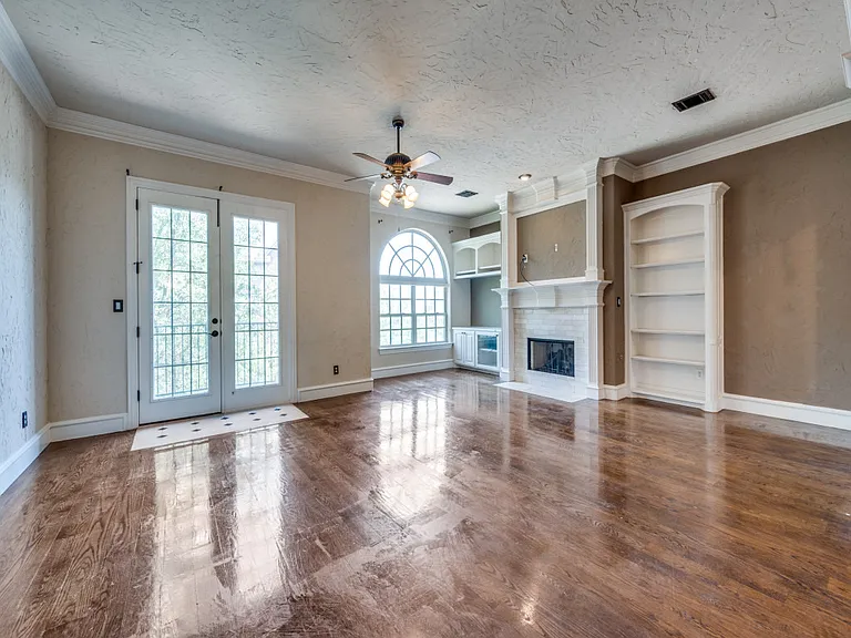 736 Rockingham Dr — Photo 12