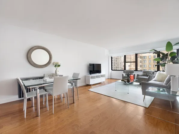 160 East 38th Street image 1 of 13
