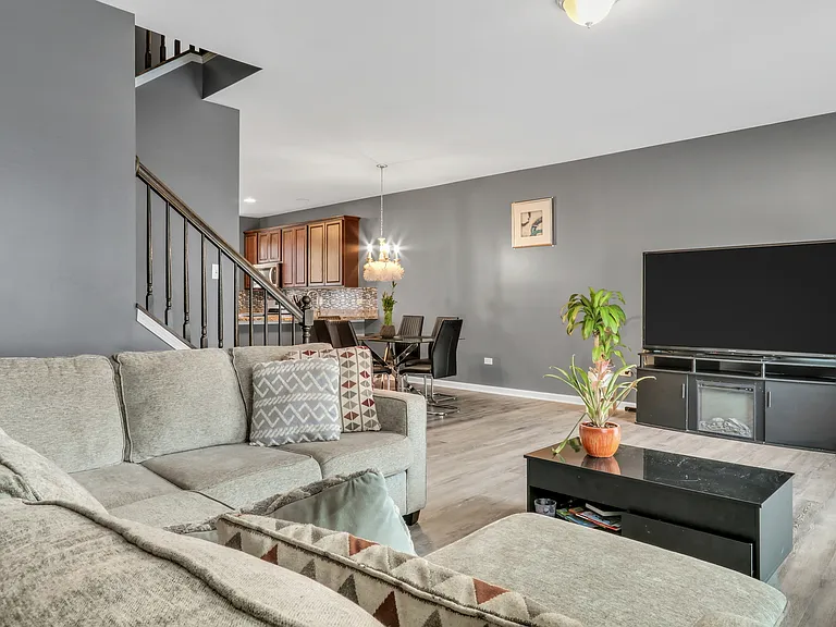 214 Lionel Dr — Photo 7