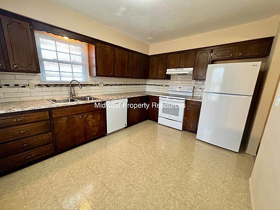 3rd image of 317 SE Melody Ln #A