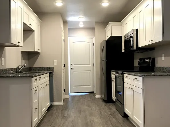 2612 E 14th St #B, Clovis, NM 88101