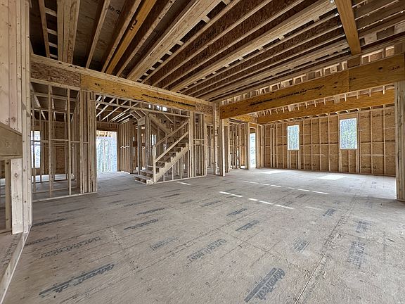 4th image of 915 Cooks Rd