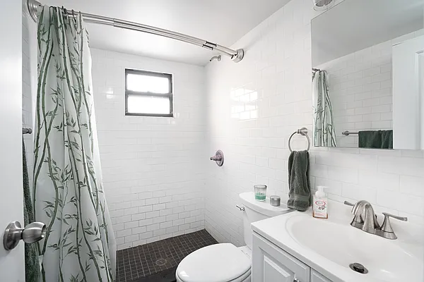 Rented by Waldstar Real Estate LLC | media 35