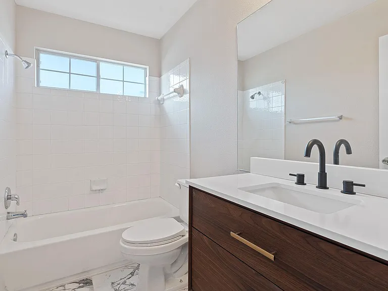 10808 Chippenhook Ct — Photo 17