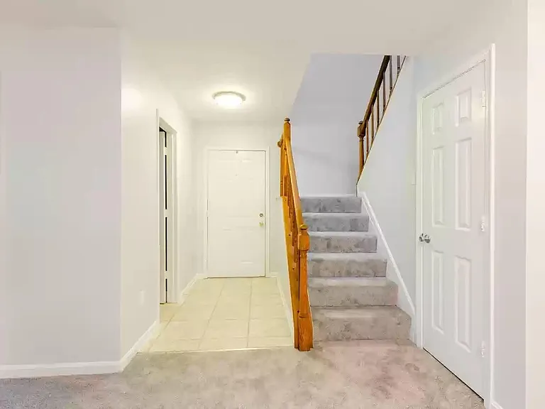2241 Lovedale Ln #J — Photo 3